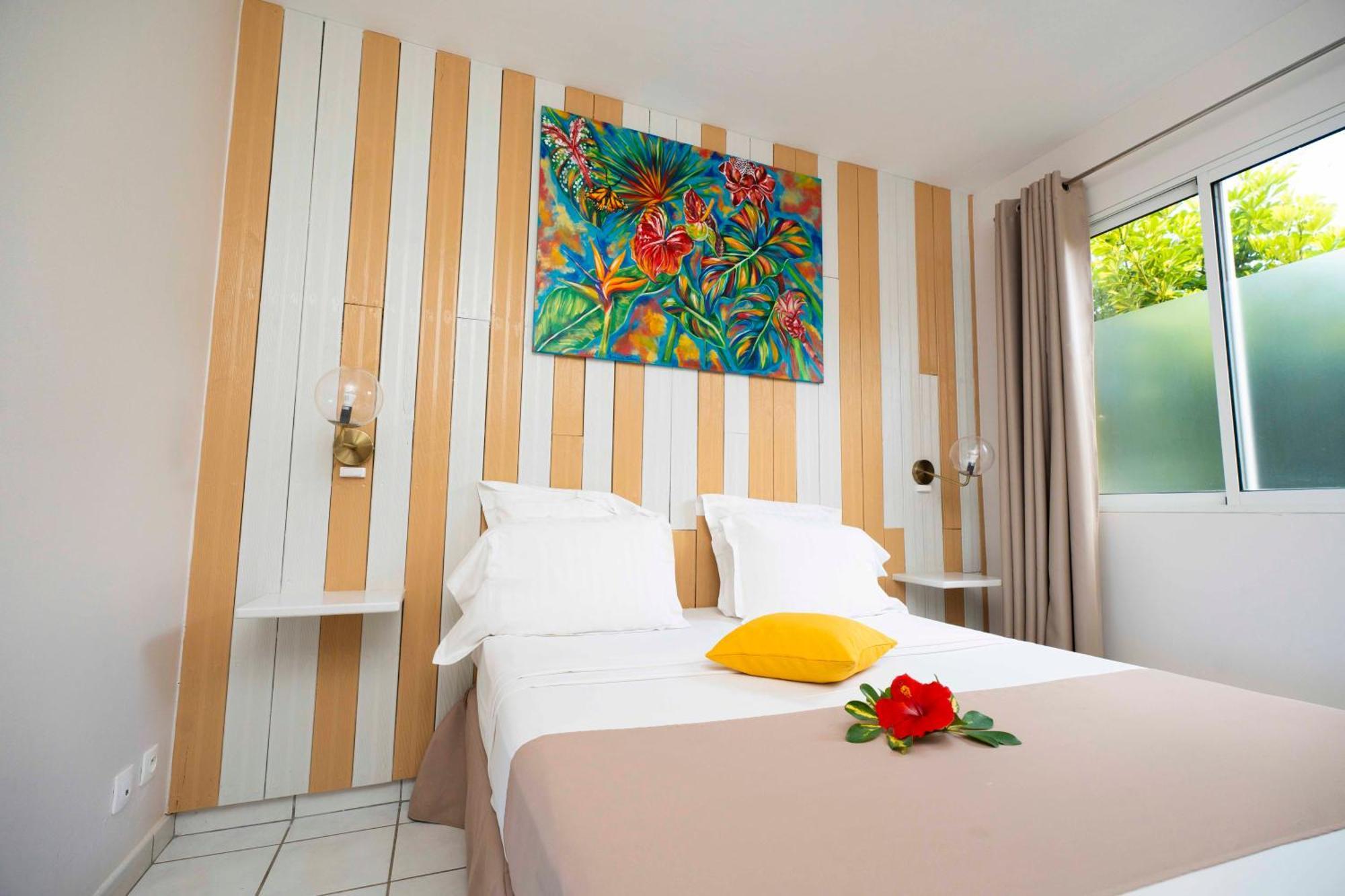 Hotel Village Pomme Cannelle 3 Etoiles ル・プルシュール エクステリア 写真