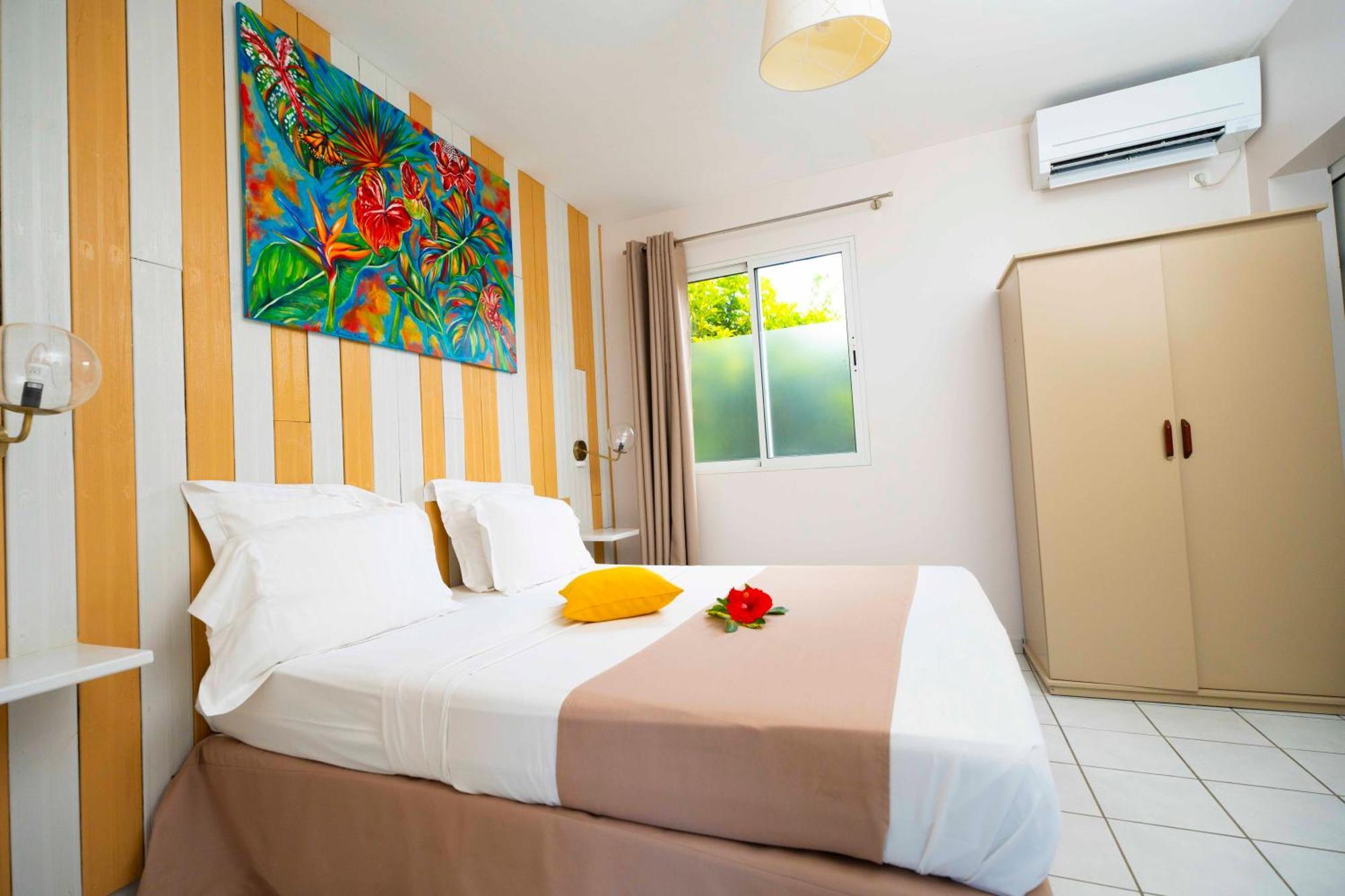 Hotel Village Pomme Cannelle 3 Etoiles ル・プルシュール エクステリア 写真