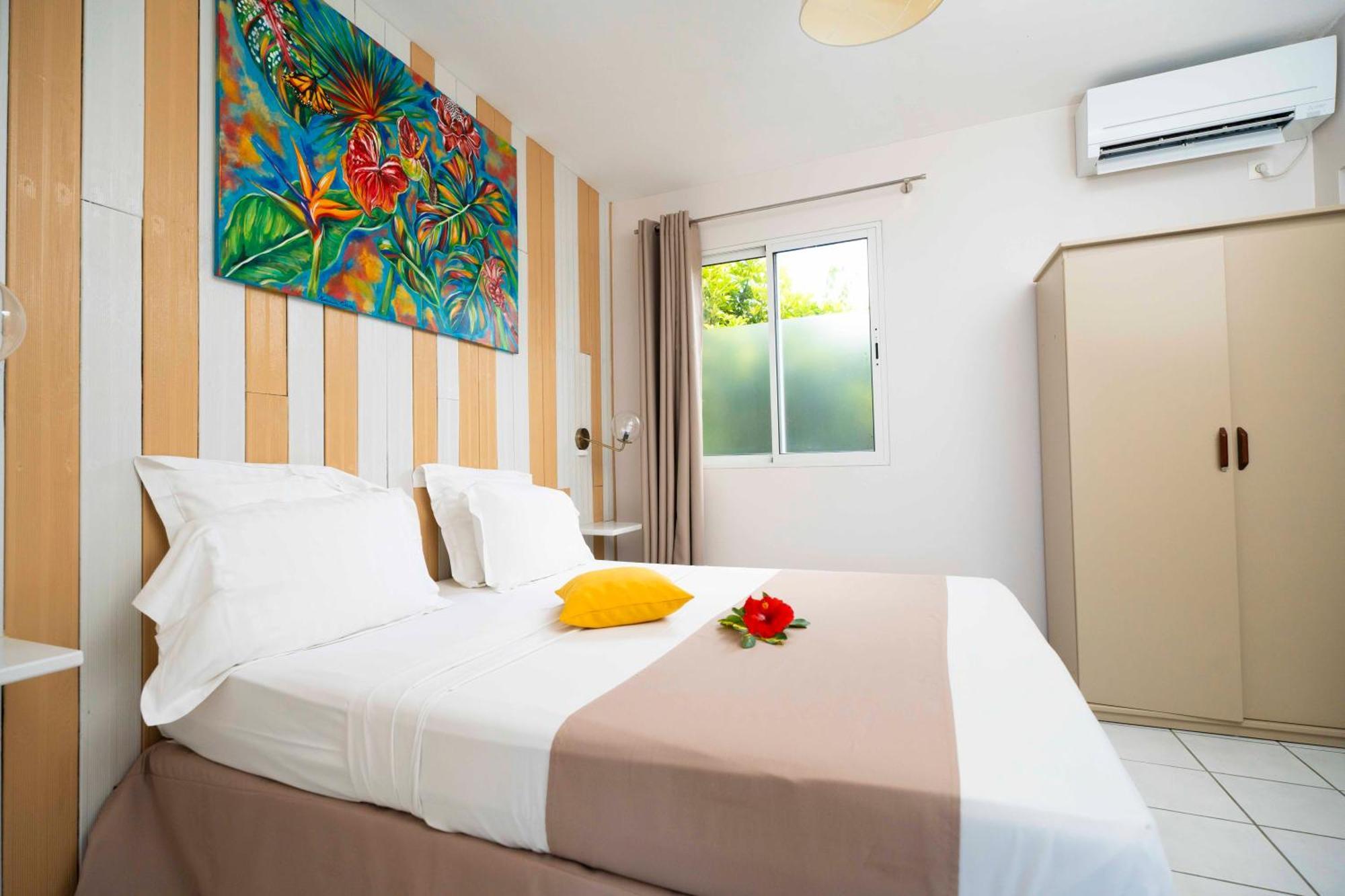 Hotel Village Pomme Cannelle 3 Etoiles ル・プルシュール エクステリア 写真
