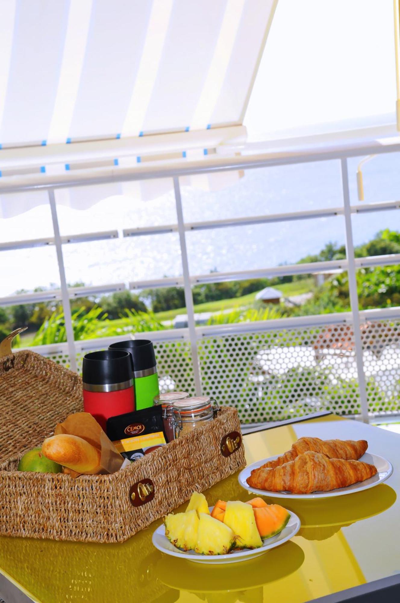 Hotel Village Pomme Cannelle 3 Etoiles ル・プルシュール エクステリア 写真