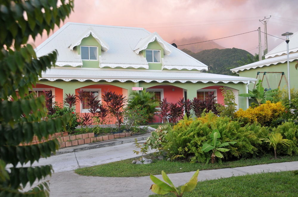Hotel Village Pomme Cannelle 3 Etoiles ル・プルシュール エクステリア 写真