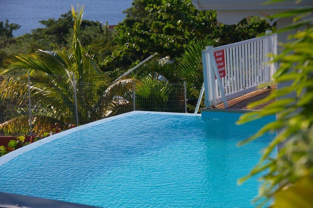 Hotel Village Pomme Cannelle 3 Etoiles ル・プルシュール エクステリア 写真