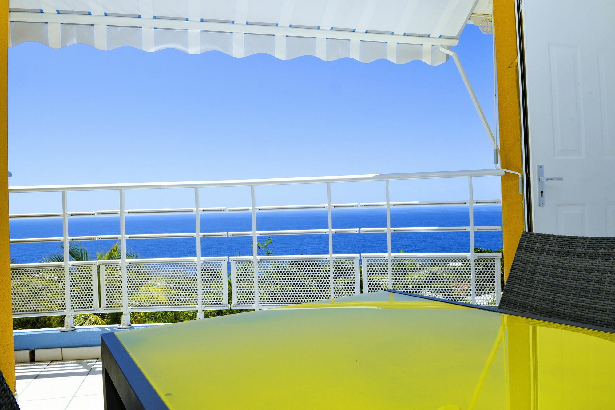 Hotel Village Pomme Cannelle 3 Etoiles ル・プルシュール エクステリア 写真