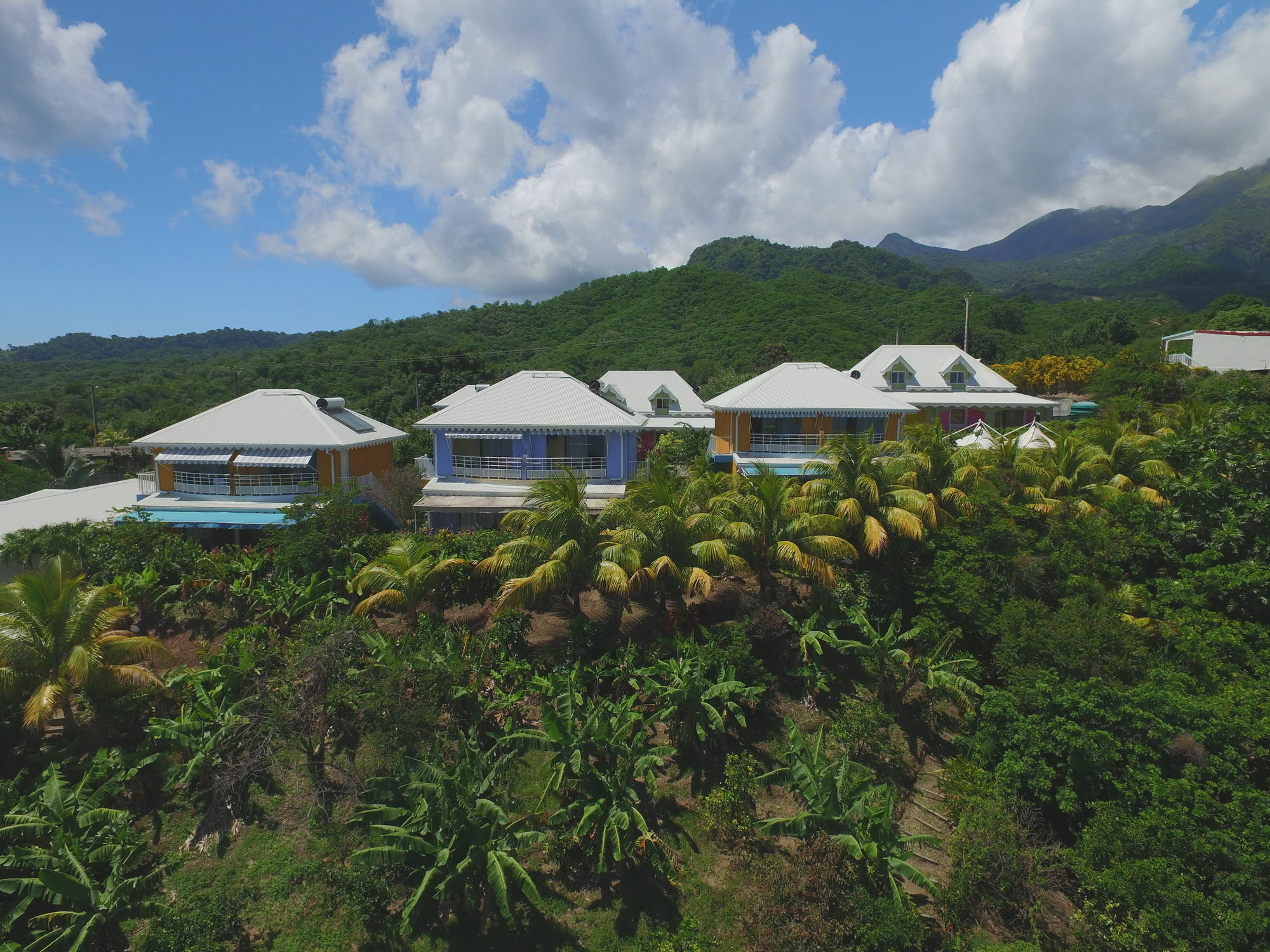 Hotel Village Pomme Cannelle 3 Etoiles ル・プルシュール エクステリア 写真